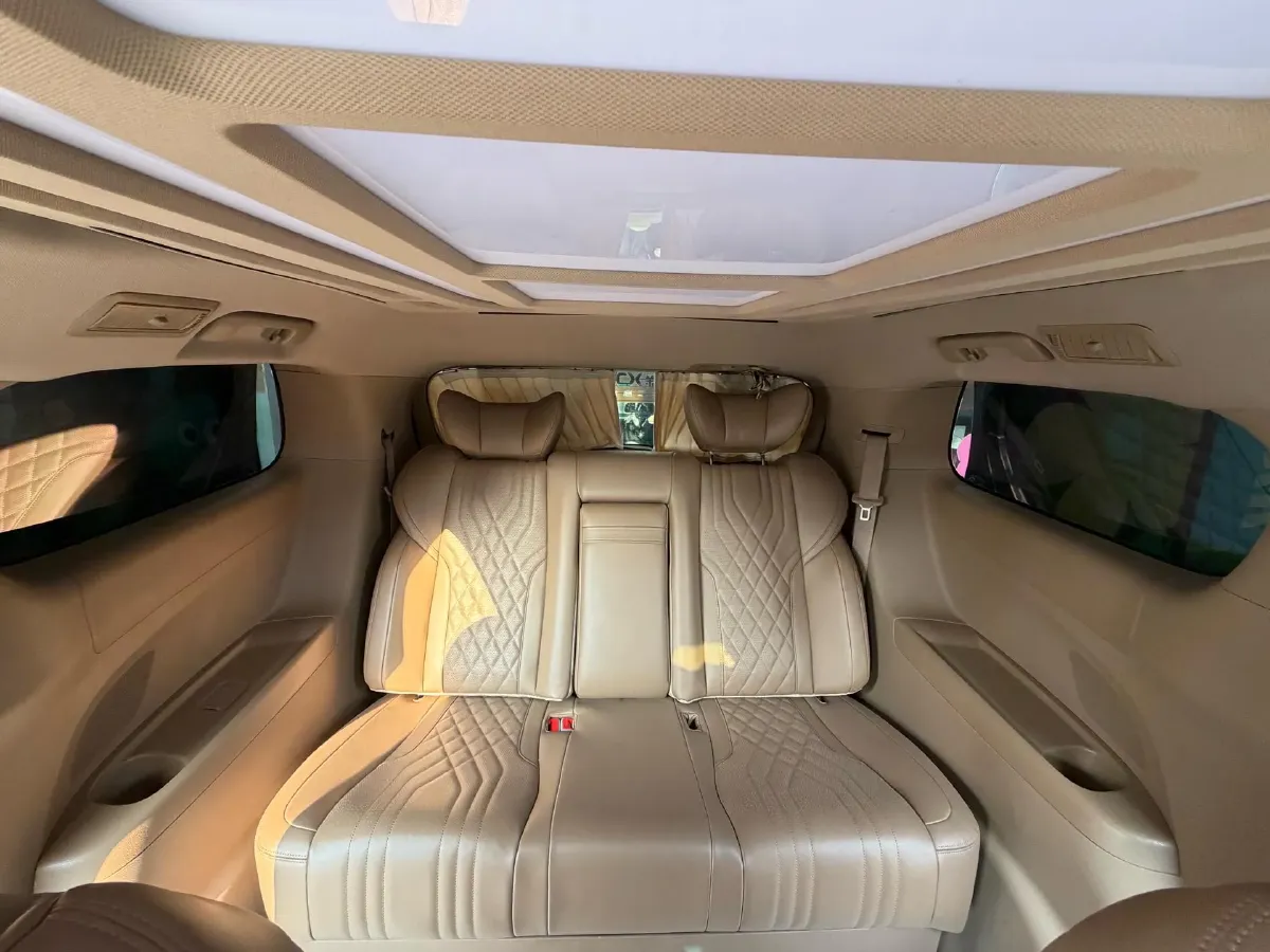 2022 Buick GL8 2.0T 237HP L4 9AT,autocango,china used car exporter,china ev exporter,chinese used car exporter,chinese used ev exporter