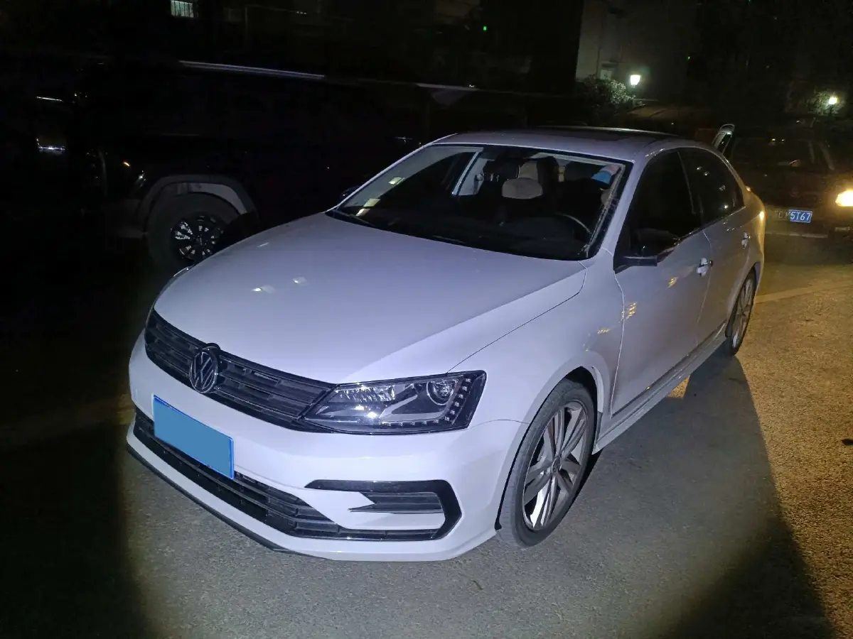2018 Volkswagen Sagitar 1.4T 150HP L4 7DCT