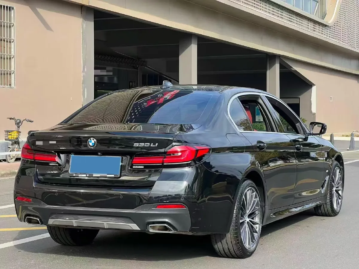 2022 BMW 5 Series 2.0T 252HP L4 8AT,autocango,china used car exporter,china ev exporter,chinese used car exporter,chinese used ev exporter