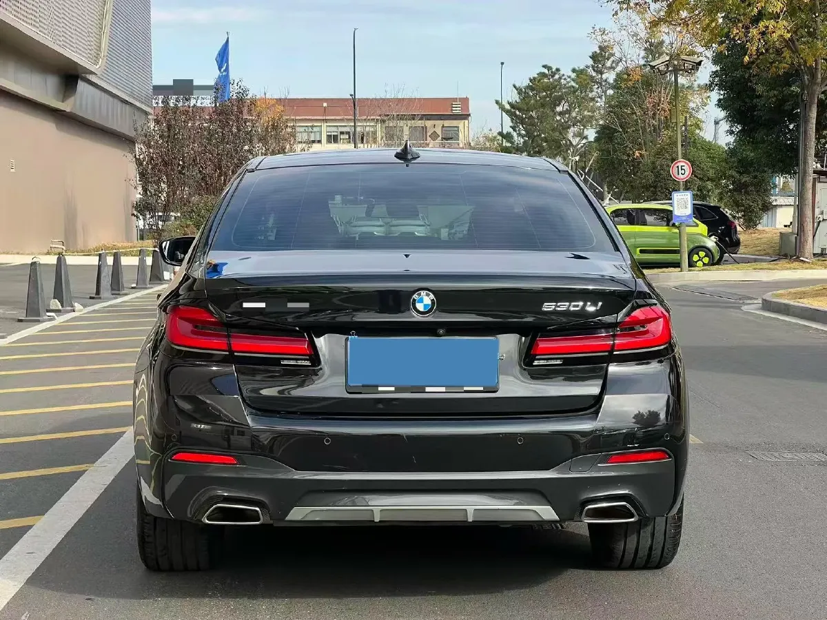 2022 BMW 5 Series 2.0T 252HP L4 8AT,autocango,china used car exporter,china ev exporter,chinese used car exporter,chinese used ev exporter
