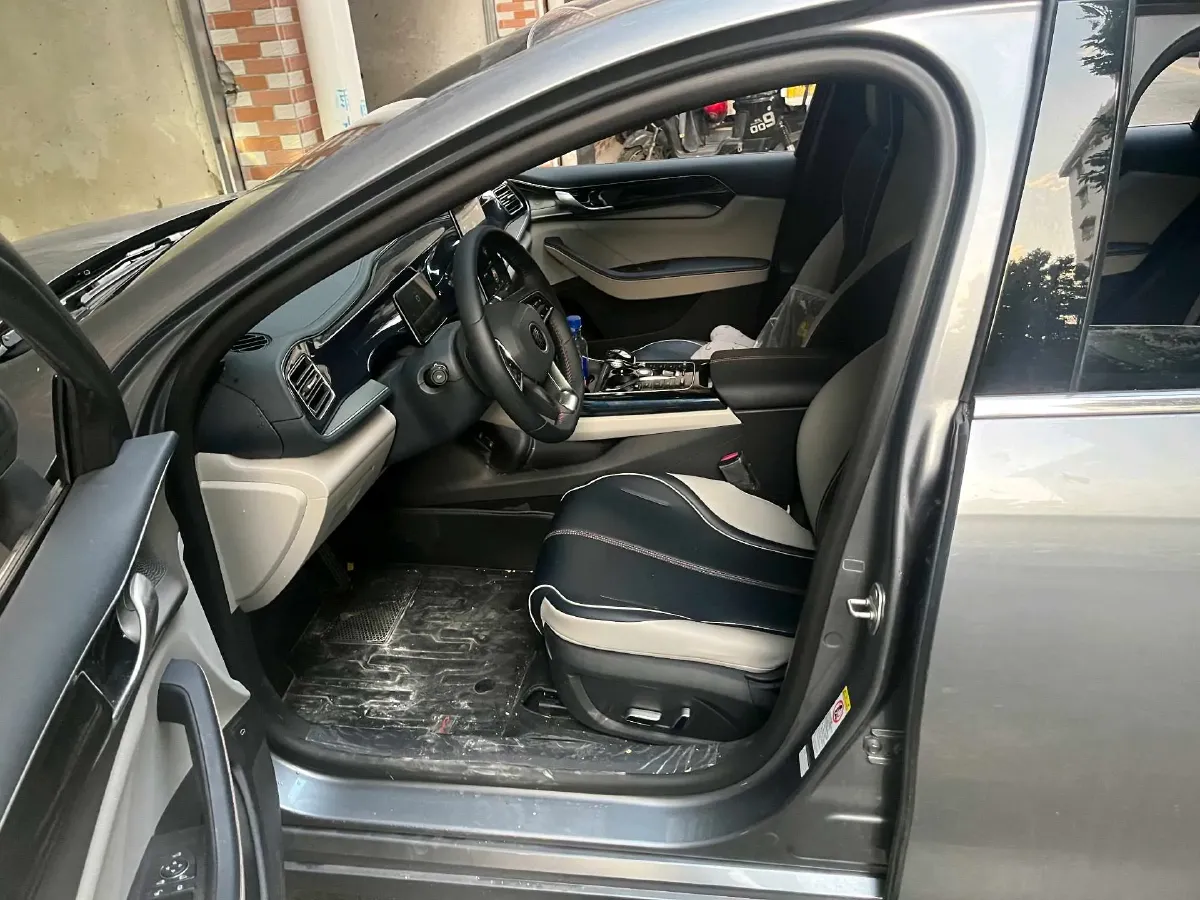 2021 Haval F7 1.5T 169HP L4 7DCT,autocango,china used car exporter,china ev exporter,chinese used car exporter,chinese used ev exporter