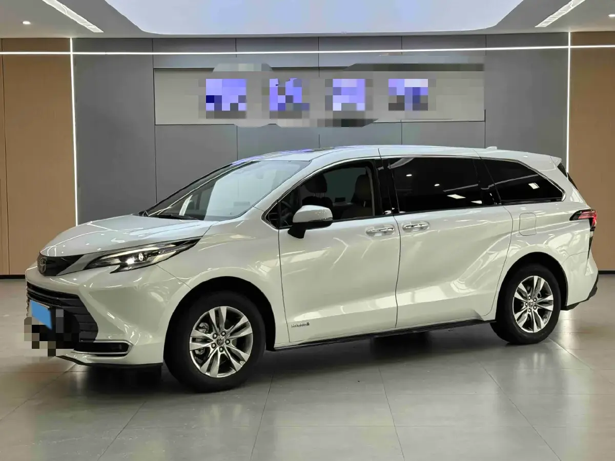 2023 Toyota Sienna 2.5L 189HP L4 E-CVT Hybrid