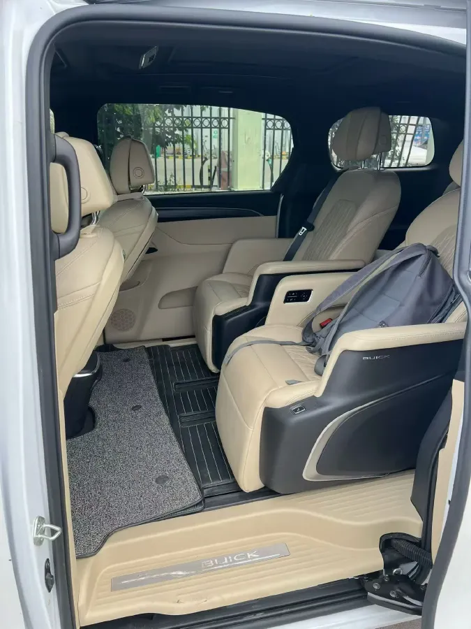 2022 Buick GL8 2.0T 237HP L4 9AT,autocango,china used car exporter,china ev exporter,chinese used car exporter,chinese used ev exporter