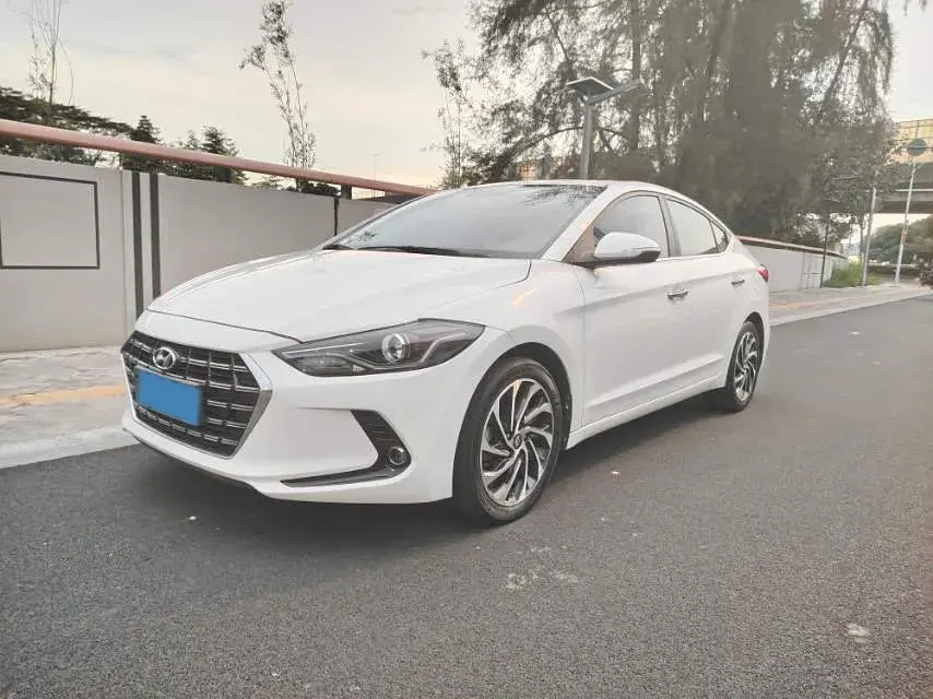 2020 Hyundai Elantra 1.4T 130HP L4 7DCT