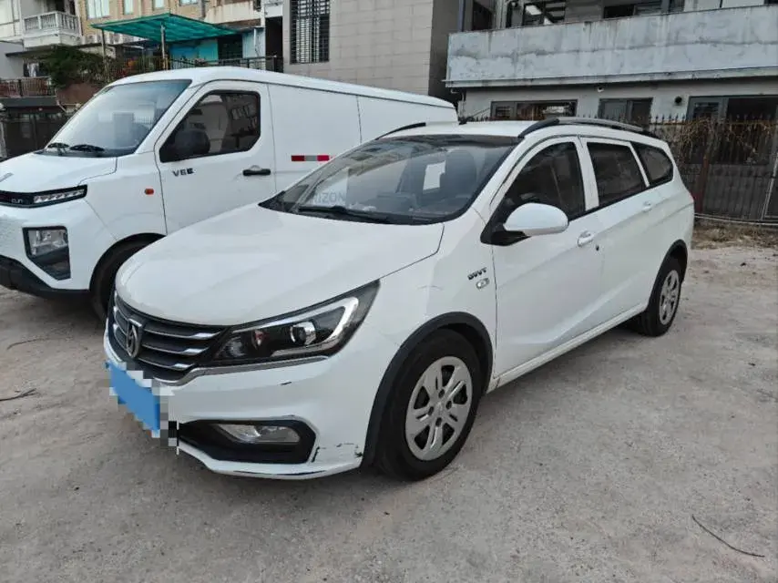 2017 BaoJun 310W 1.5L 112HP L4 6MT