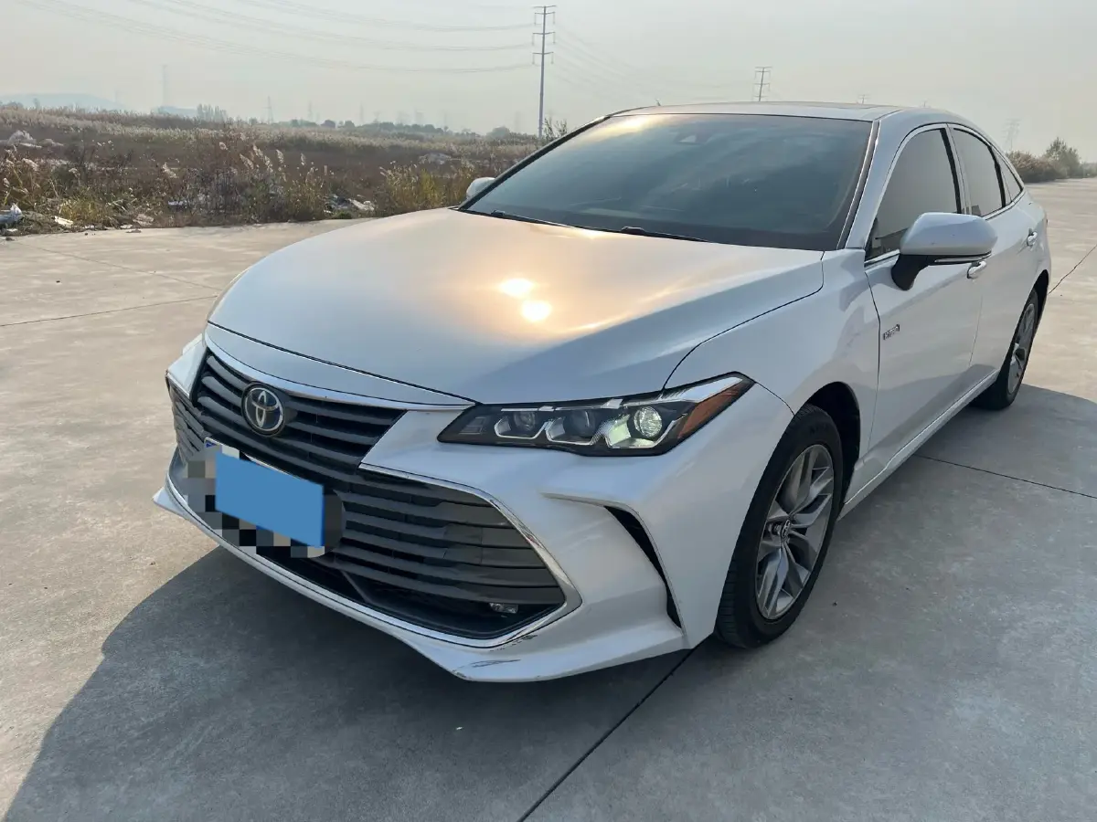2022 Toyota Avalon 2.5L 178HP L4 E-CVT Hybrid