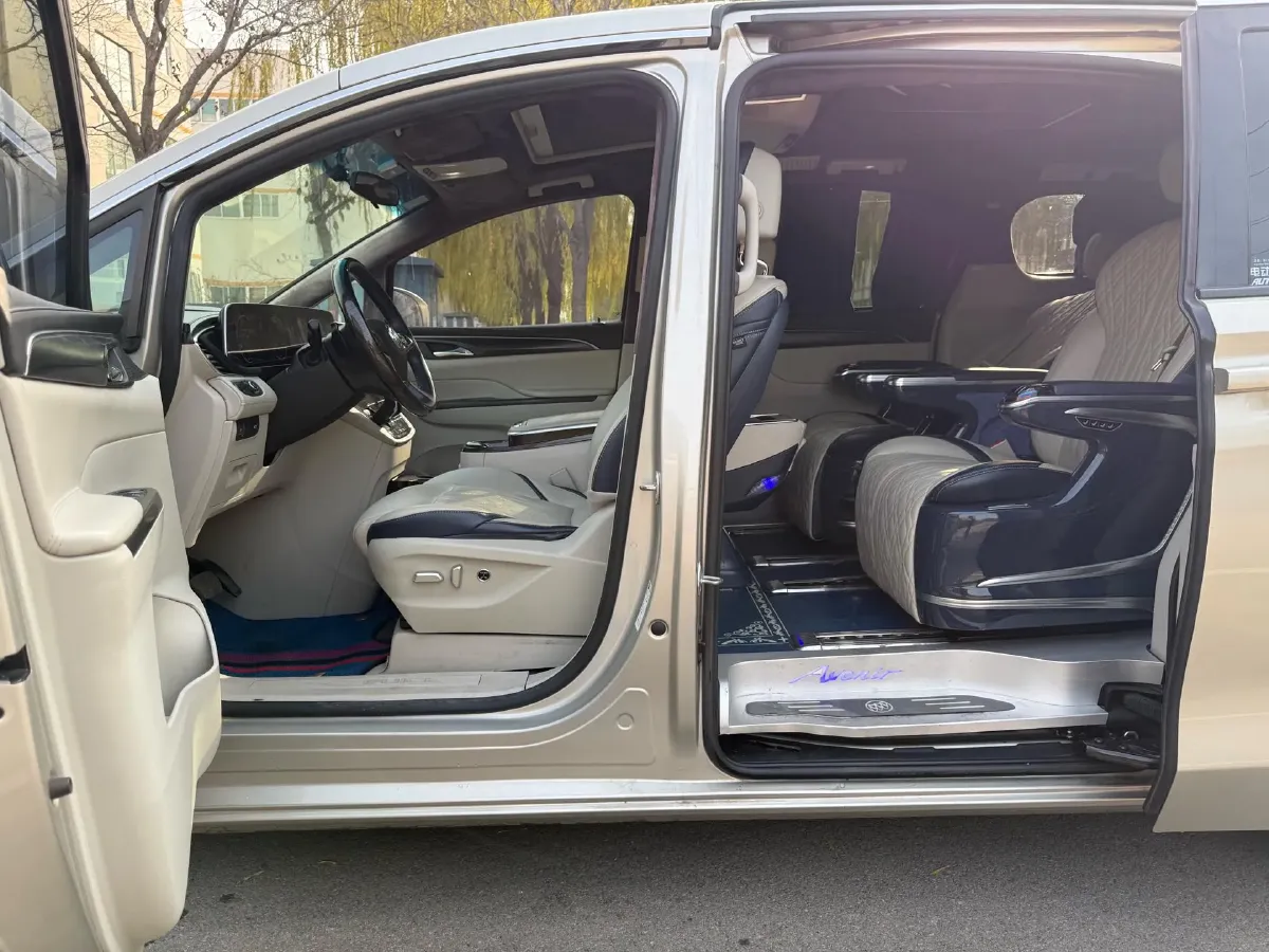 2020 Buick GL8 2.0T 237HP L4 9AT,autocango,china used car exporter,china ev exporter,chinese used car exporter,chinese used ev exporter