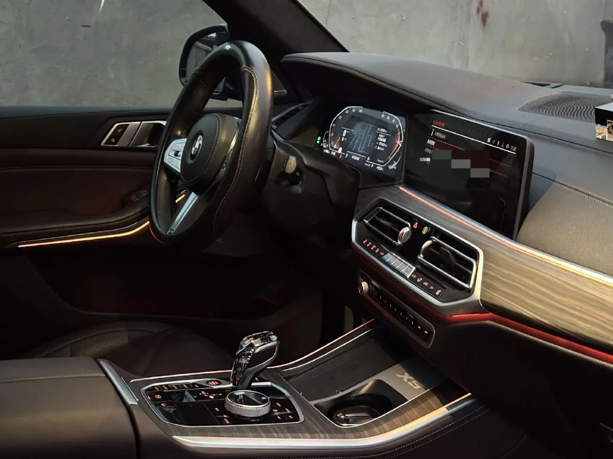 2022 BMW X5 3.0T 333HP L6 8AT,autocango,china used car exporter,china ev exporter,chinese used car exporter,chinese used ev exporter