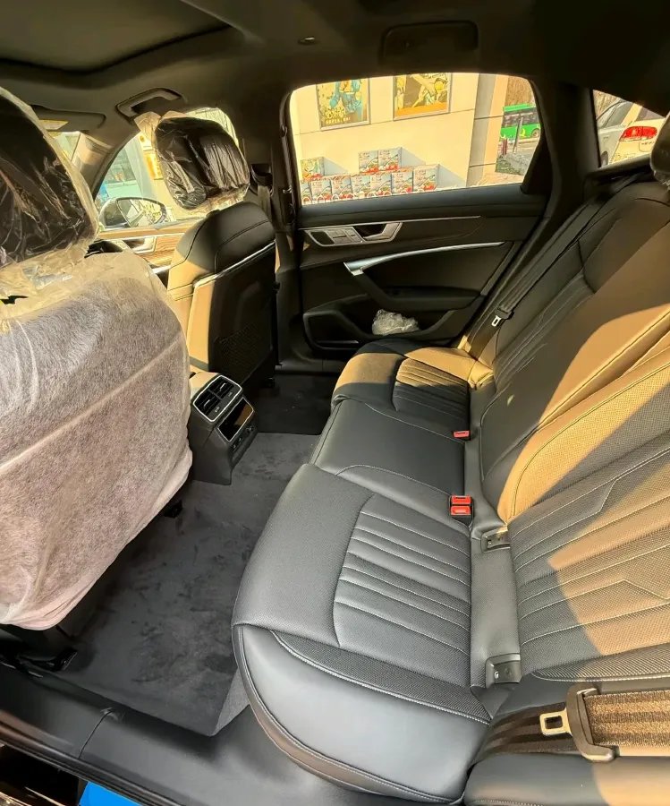 2026 Audi A6L 2.0T 245HP L4 7DCT,autocango,china used car exporter,china ev exporter,chinese used car exporter,chinese used ev exporter