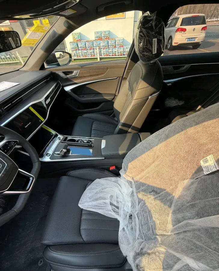 2026 Audi A6L 2.0T 245HP L4 7DCT,autocango,china used car exporter,china ev exporter,chinese used car exporter,chinese used ev exporter