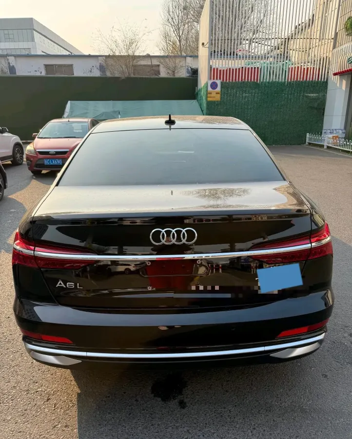 2026 Audi A6L 2.0T 245HP L4 7DCT,autocango,china used car exporter,china ev exporter,chinese used car exporter,chinese used ev exporter