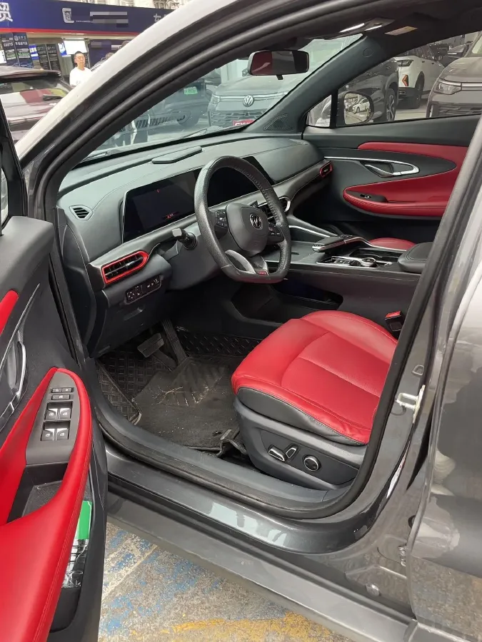 2020 ChangAn UNI-T 1.5T 180HP L4 7DCT,autocango,china used car exporter,china ev exporter,chinese used car exporter,chinese used ev exporter