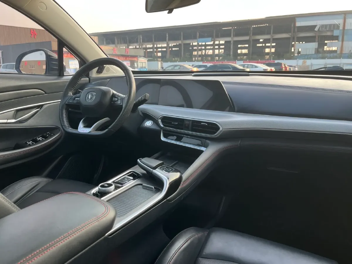 2021 ChangAn UNI-T 1.5T 180HP L4 7DCT,autocango,china used car exporter,china ev exporter,chinese used car exporter,chinese used ev exporter