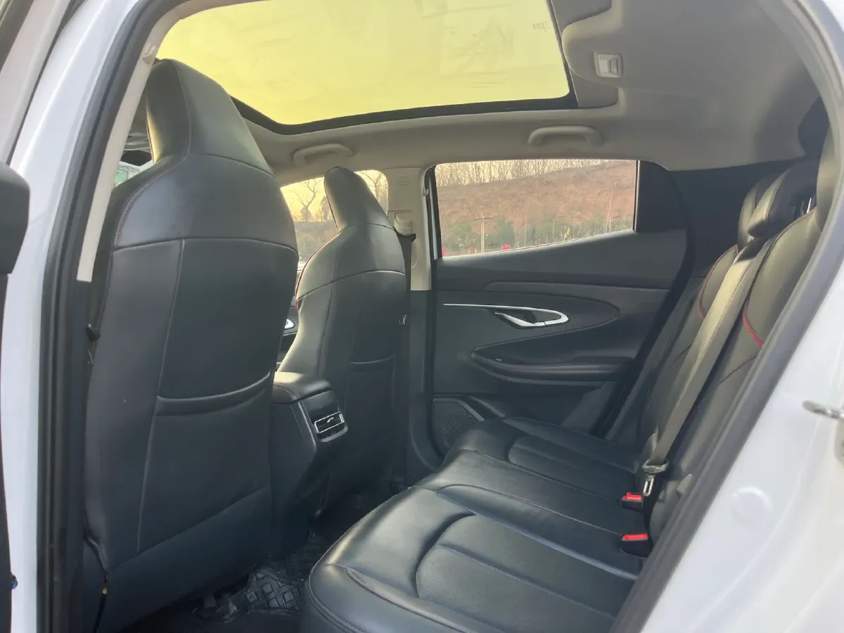 2021 ChangAn UNI-T 1.5T 180HP L4 7DCT,autocango,china used car exporter,china ev exporter,chinese used car exporter,chinese used ev exporter