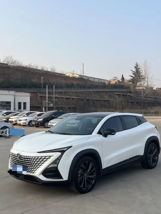 2021 ChangAn UNI-T 1.5T 180HP L4 7DCT,autocango,china used car exporter,china ev exporter,chinese used car exporter,chinese used ev exporter