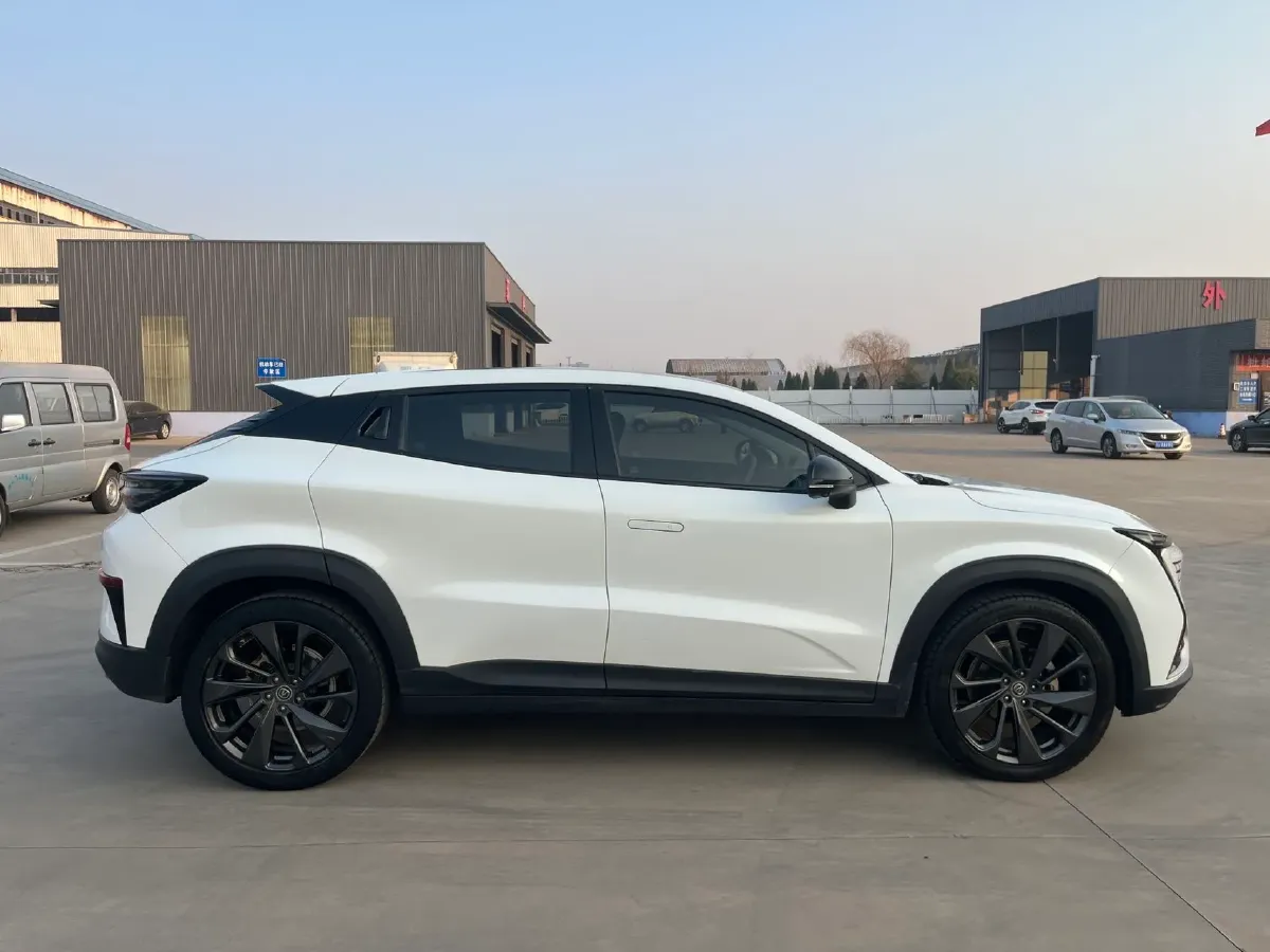 2021 ChangAn UNI-T 1.5T 180HP L4 7DCT,autocango,china used car exporter,china ev exporter,chinese used car exporter,chinese used ev exporter
