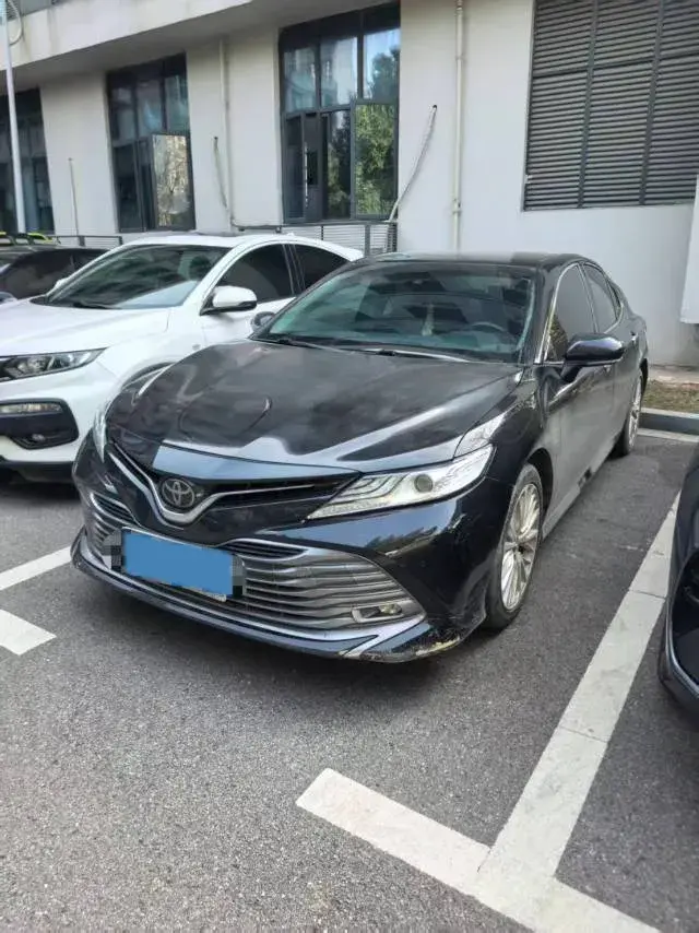 2019 Toyota Camry 2.5L 209HP L4 8AT