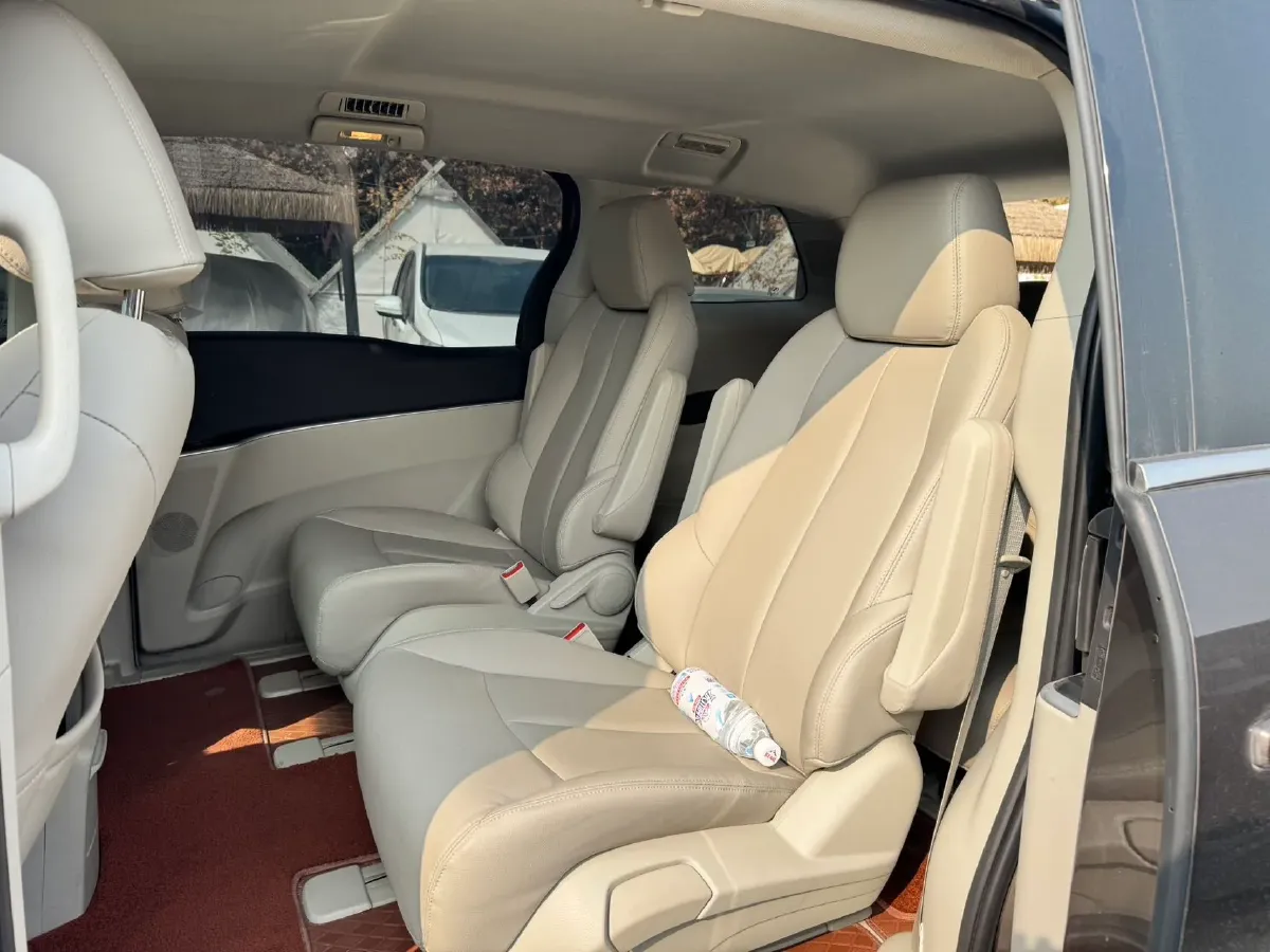 2023 Buick GL8 2.0T 237HP L4 9AT,autocango,china used car exporter,china ev exporter,chinese used car exporter,chinese used ev exporter