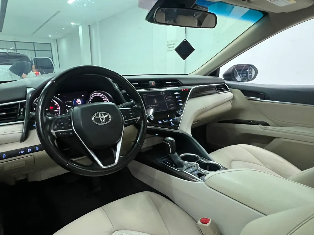 2018 Toyota Camry 2.5L 209HP L4 8AT,autocango,china used car exporter,china ev exporter,chinese used car exporter,chinese used ev exporter