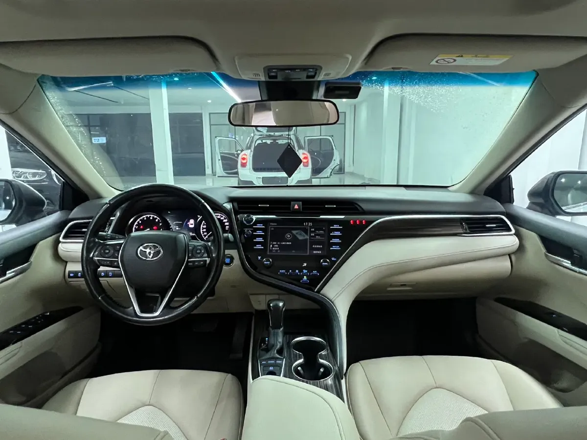 2018 Toyota Camry 2.5L 209HP L4 8AT,autocango,china used car exporter,china ev exporter,chinese used car exporter,chinese used ev exporter