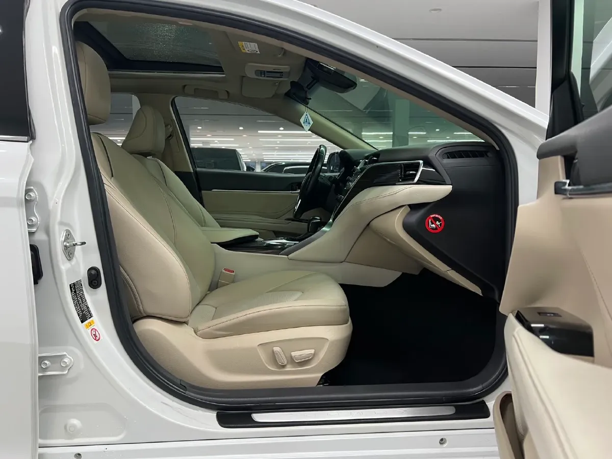 2018 Toyota Camry 2.5L 209HP L4 8AT,autocango,china used car exporter,china ev exporter,chinese used car exporter,chinese used ev exporter