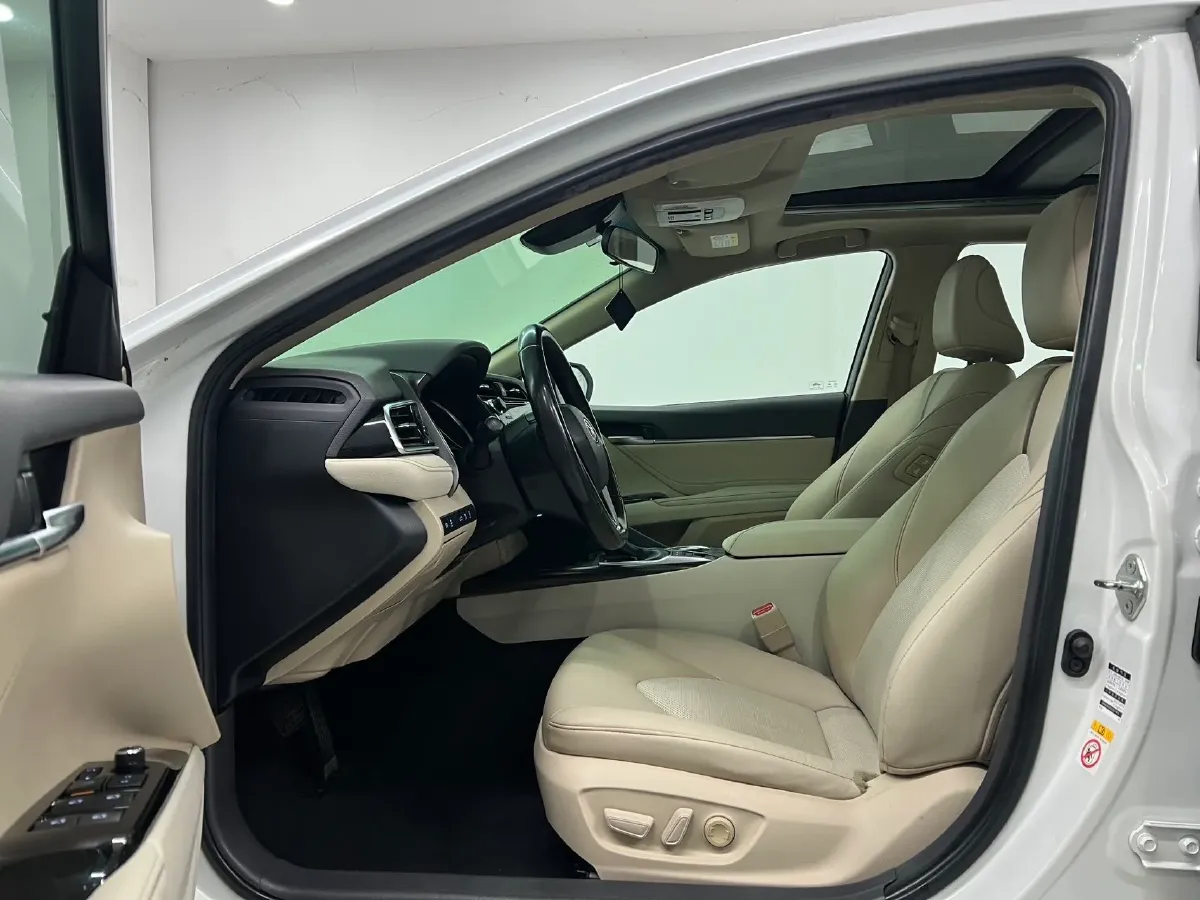 2018 Toyota Camry 2.5L 209HP L4 8AT,autocango,china used car exporter,china ev exporter,chinese used car exporter,chinese used ev exporter