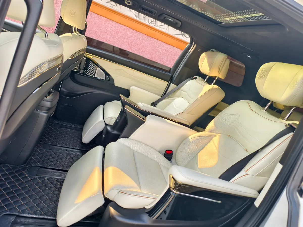 2023 GAC Trumpchi M8 2.0T 190HP L4 E-CVT Hybrid,autocango,china used car exporter,china ev exporter,chinese used car exporter,chinese used ev exporter