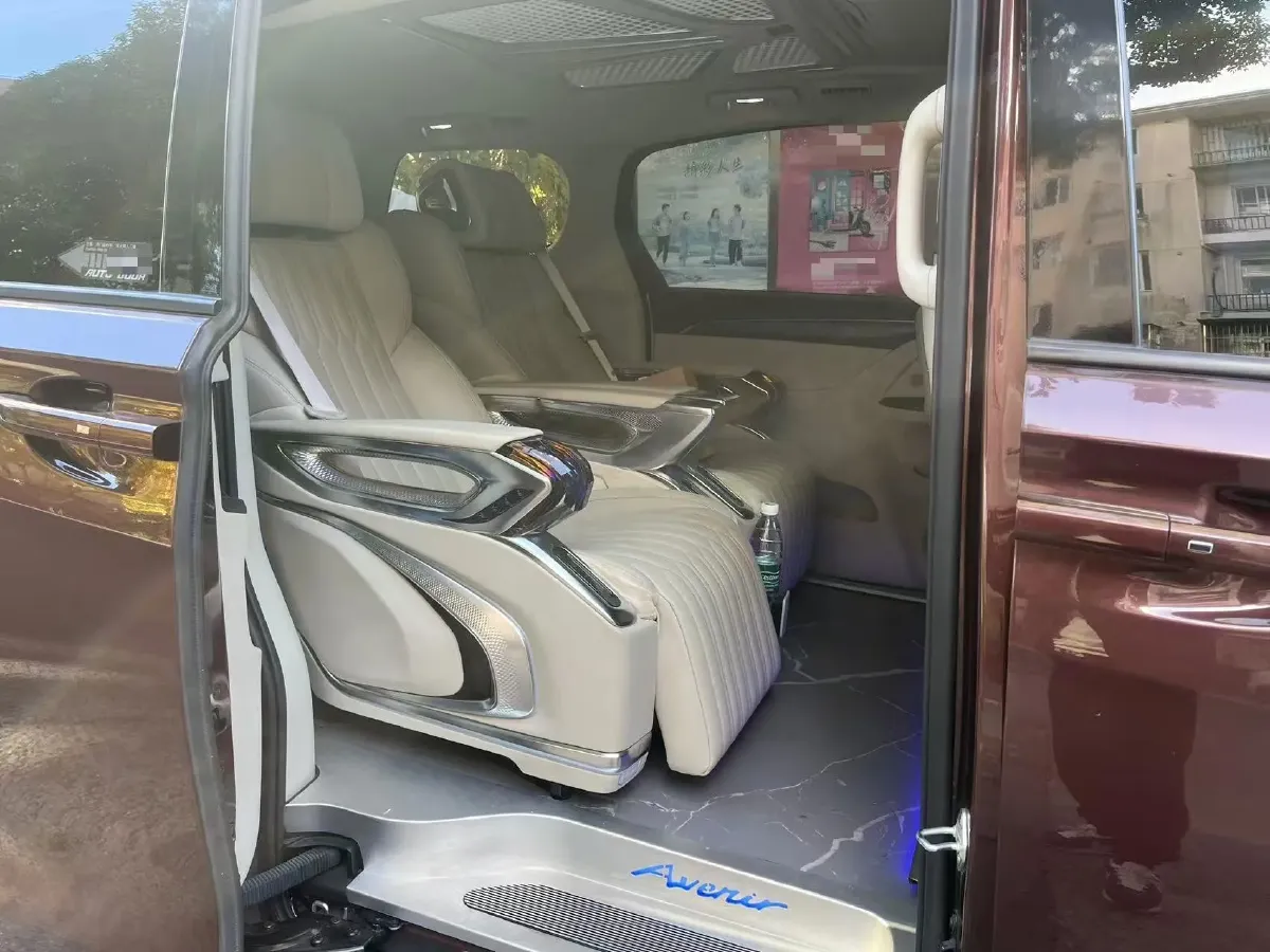 2022 Buick GL8 2.0T 237HP L4 9AT,autocango,china used car exporter,china ev exporter,chinese used car exporter,chinese used ev exporter