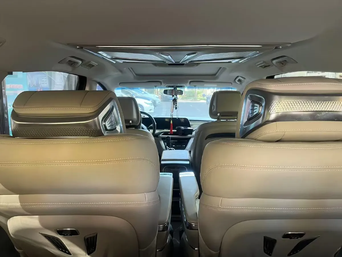 2022 Buick GL8 2.0T 237HP L4 9AT,autocango,china used car exporter,china ev exporter,chinese used car exporter,chinese used ev exporter