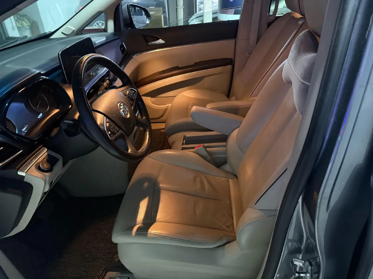 2021 Buick GL8 2.0T 237HP L4 9AT,autocango,china used car exporter,china ev exporter,chinese used car exporter,chinese used ev exporter