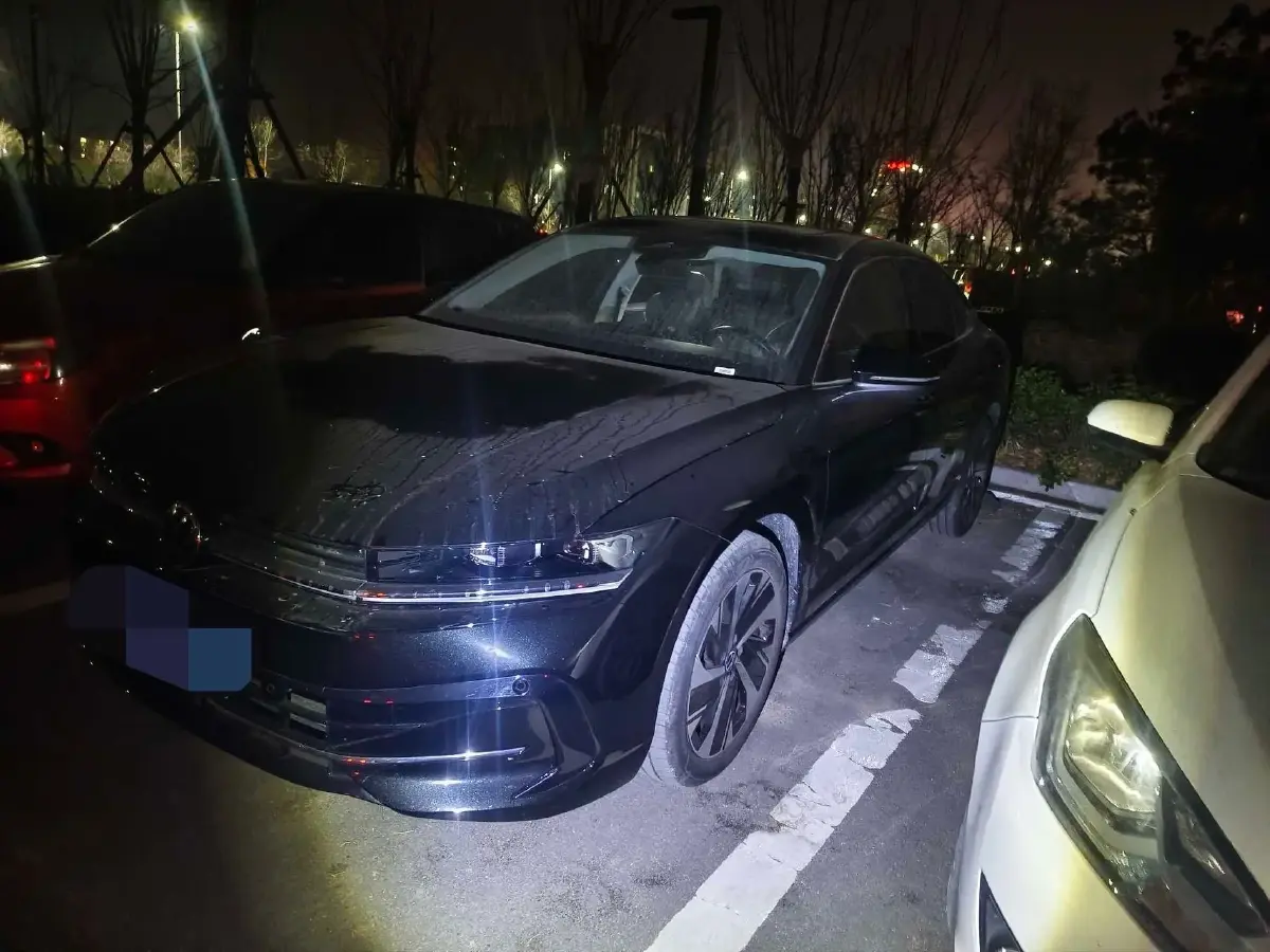 2024 Volkswagen Magotan 2.0T 220HP L4 7DCT