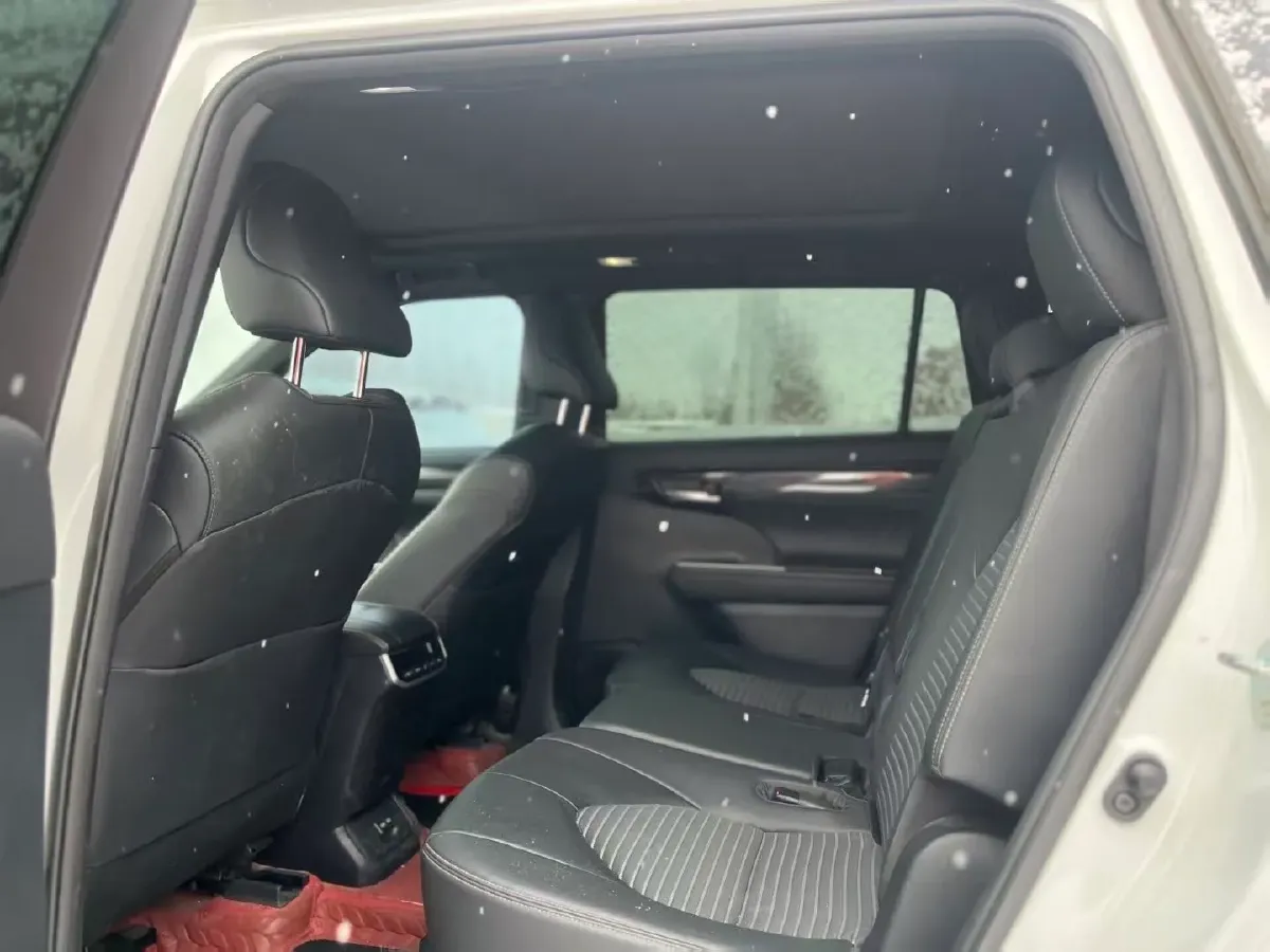 2022 Toyota Crown Kluger 2.0T 248HP L4 8AT,autocango,china used car exporter,china ev exporter,chinese used car exporter,chinese used ev exporter