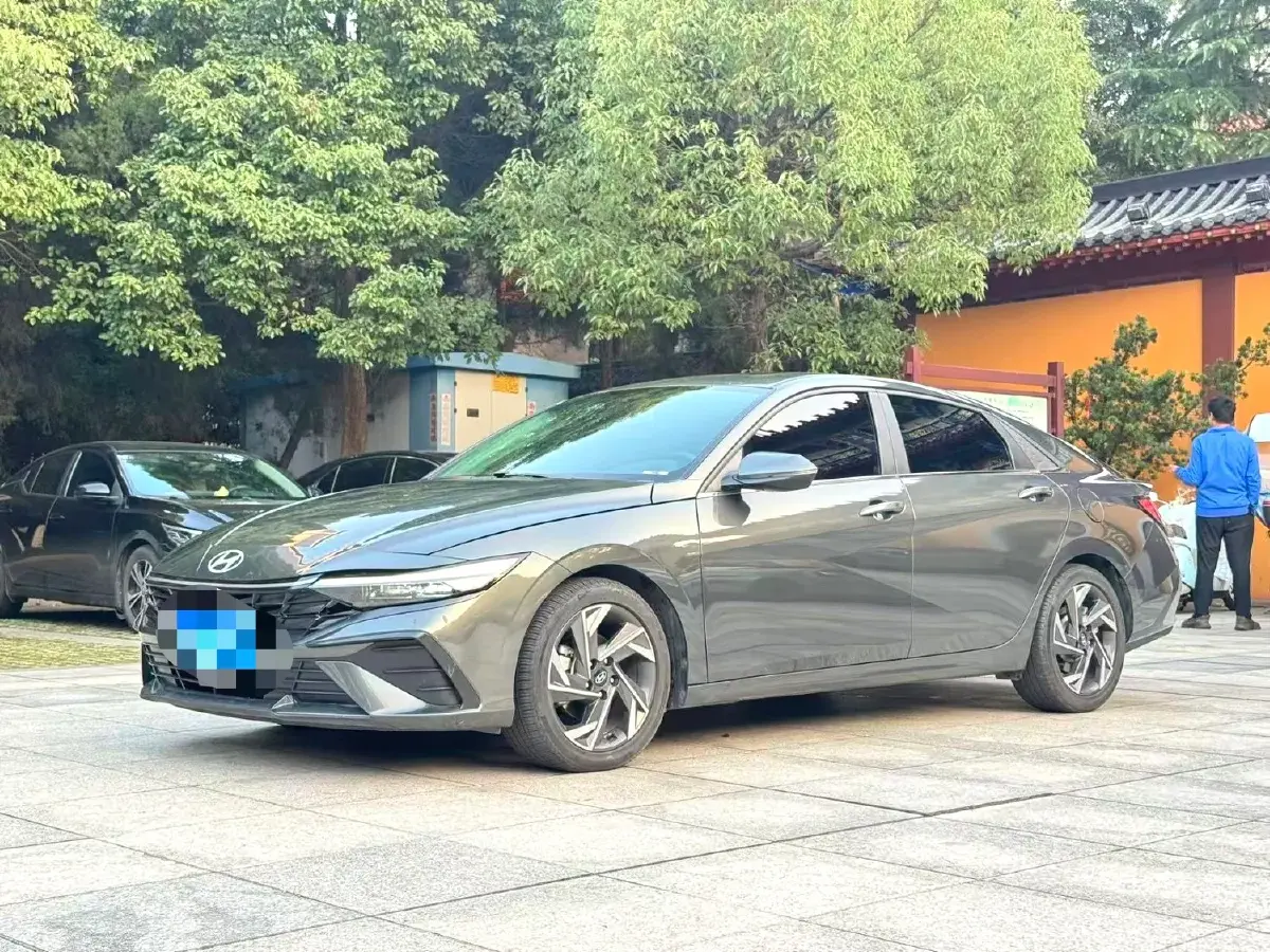 2023 Hyundai Elantra 1.5L 115HP L4 CVT