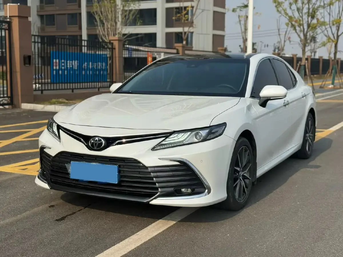 2021 Toyota Camry 2.5L 209HP L4 8AT