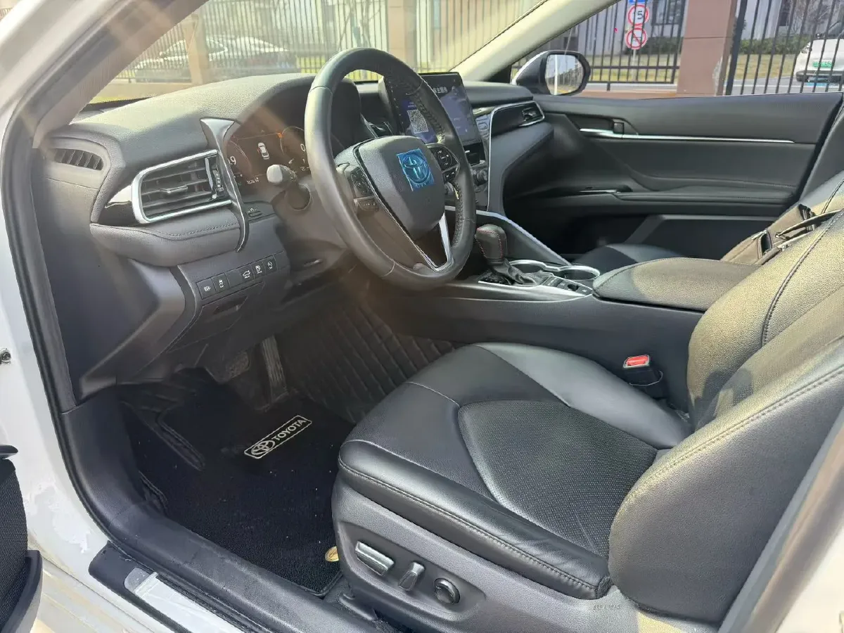 2021 Toyota Camry 2.5L 209HP L4 8AT,autocango,china used car exporter,china ev exporter,chinese used car exporter,chinese used ev exporter