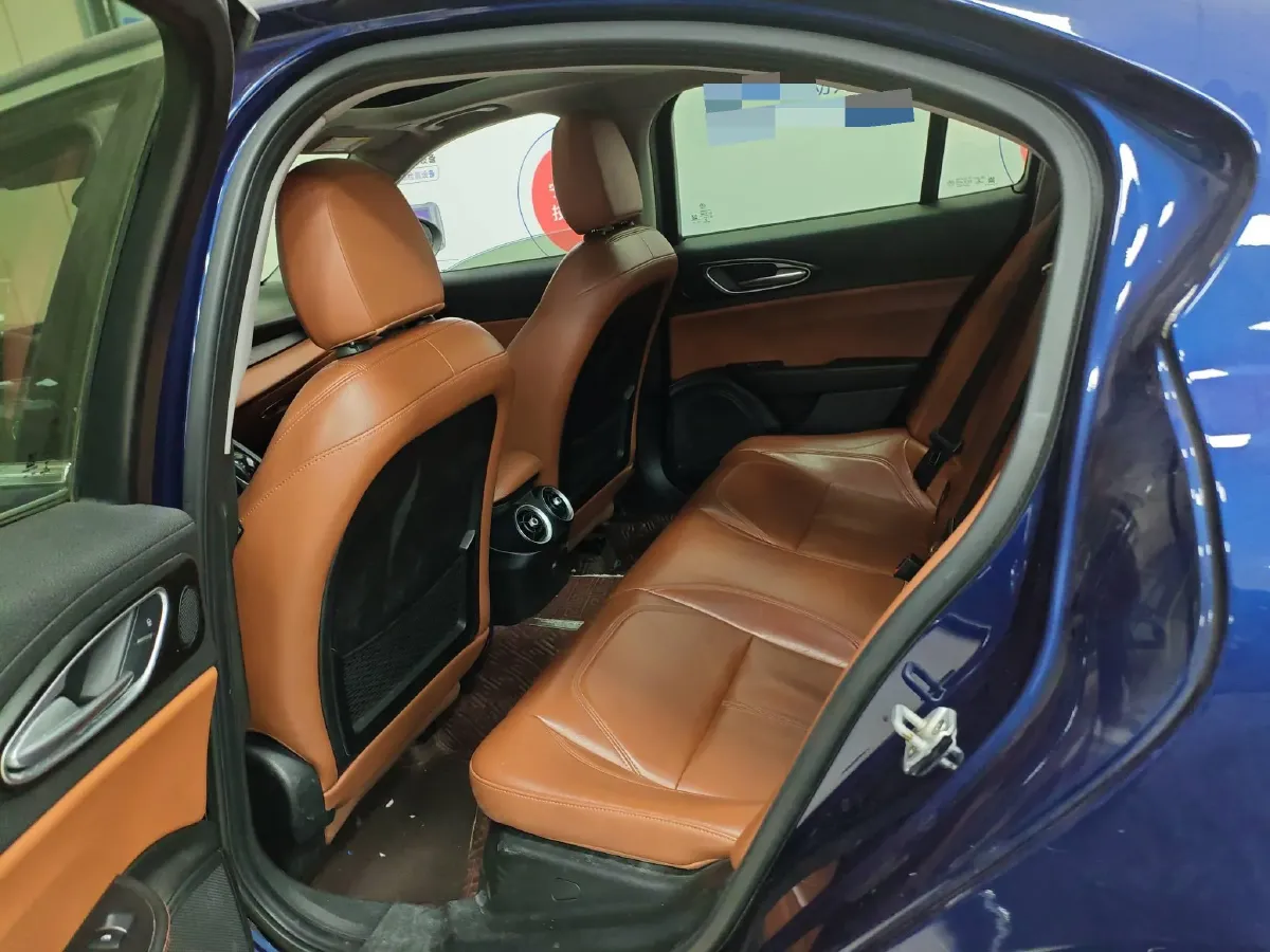 2017 Toyota Highlander 2.0T 220HP L4 6AT,autocango,china used car exporter,china ev exporter,chinese used car exporter,chinese used ev exporter