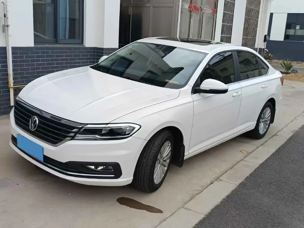 2019 Volkswagen Sagitar 1.2T 116HP L4 7DCT