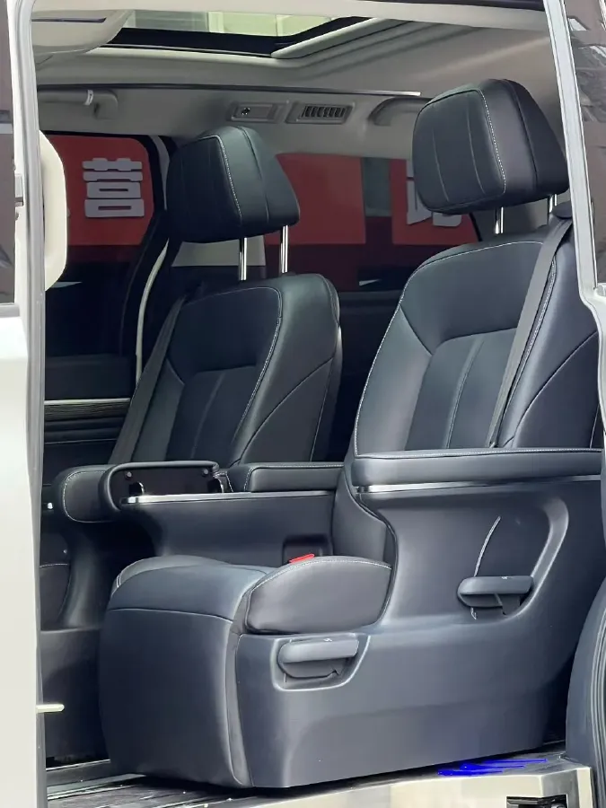 2023 GAC Trumpchi M8 2.0T 252HP L4 8AT,autocango,china used car exporter,china ev exporter,chinese used car exporter,chinese used ev exporter