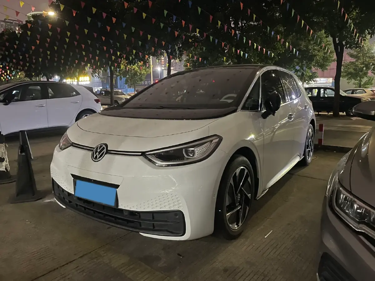 2025 Volkswagen ID.3 BEV 52.8KWH