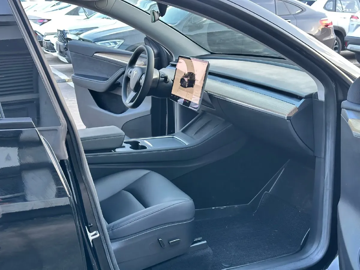 2022 Tesla Model Y BEV 60KWH,autocango,china used car exporter,china ev exporter,chinese used car exporter,chinese used ev exporter