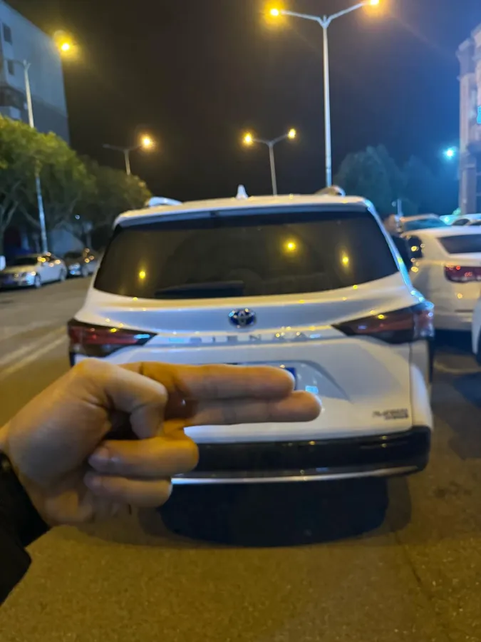 2021 Toyota Sienna 2.5L 192HP L4 E-CVT Hybrid,autocango,china used car exporter,china ev exporter,chinese used car exporter,chinese used ev exporter