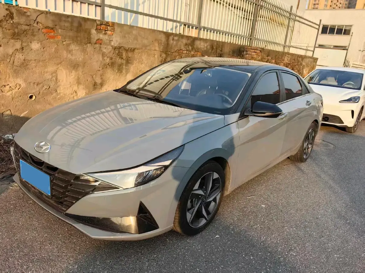 2021 Hyundai Elantra 1.5L 115HP L4 CVT