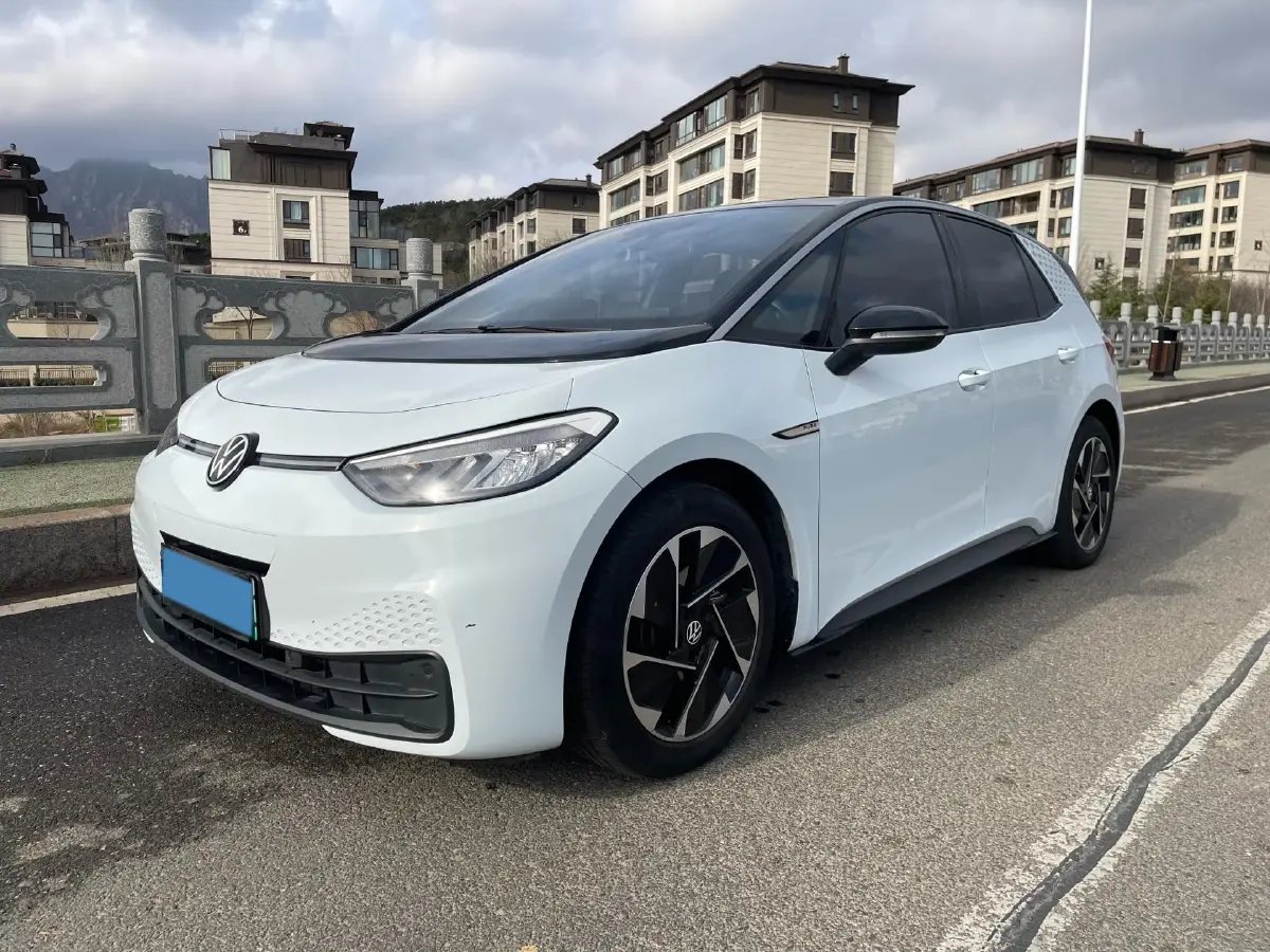 2023 Volkswagen ID.3 BEV 52.8KWH