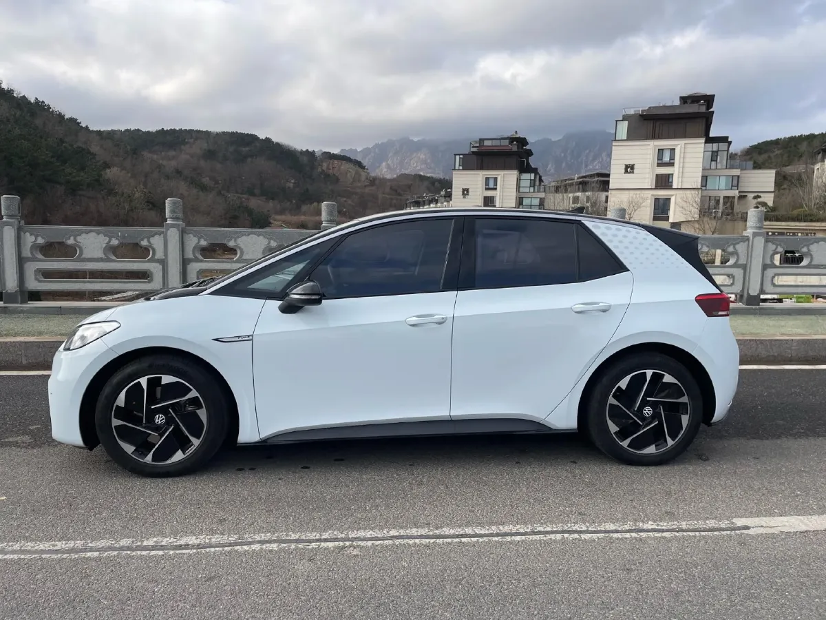 2023 Volkswagen ID.3 BEV 52.8KWH,autocango,china used car exporter,china ev exporter,chinese used car exporter,chinese used ev exporter