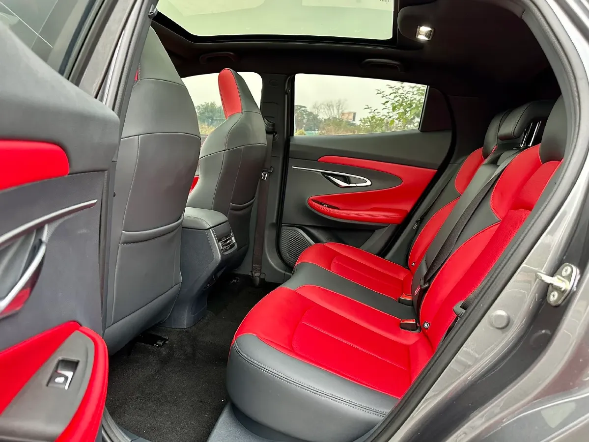 2020 ChangAn UNI-T 1.5T 180HP L4 7DCT,autocango,china used car exporter,china ev exporter,chinese used car exporter,chinese used ev exporter