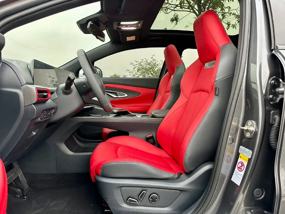 2020 ChangAn UNI-T 1.5T 180HP L4 7DCT,autocango,china used car exporter,china ev exporter,chinese used car exporter,chinese used ev exporter