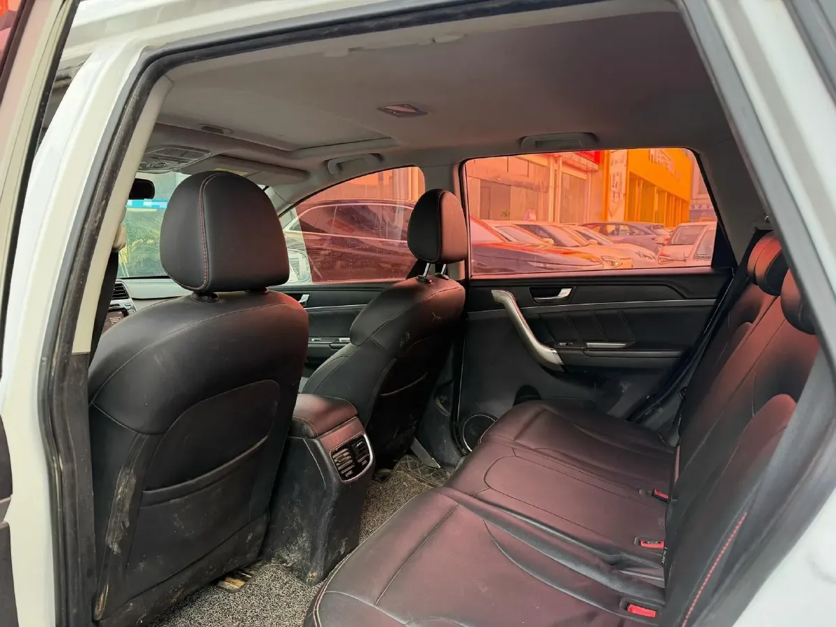 2019 Haval M6 1.5T 150HP L4 7DCT,autocango,china used car exporter,china ev exporter,chinese used car exporter,chinese used ev exporter