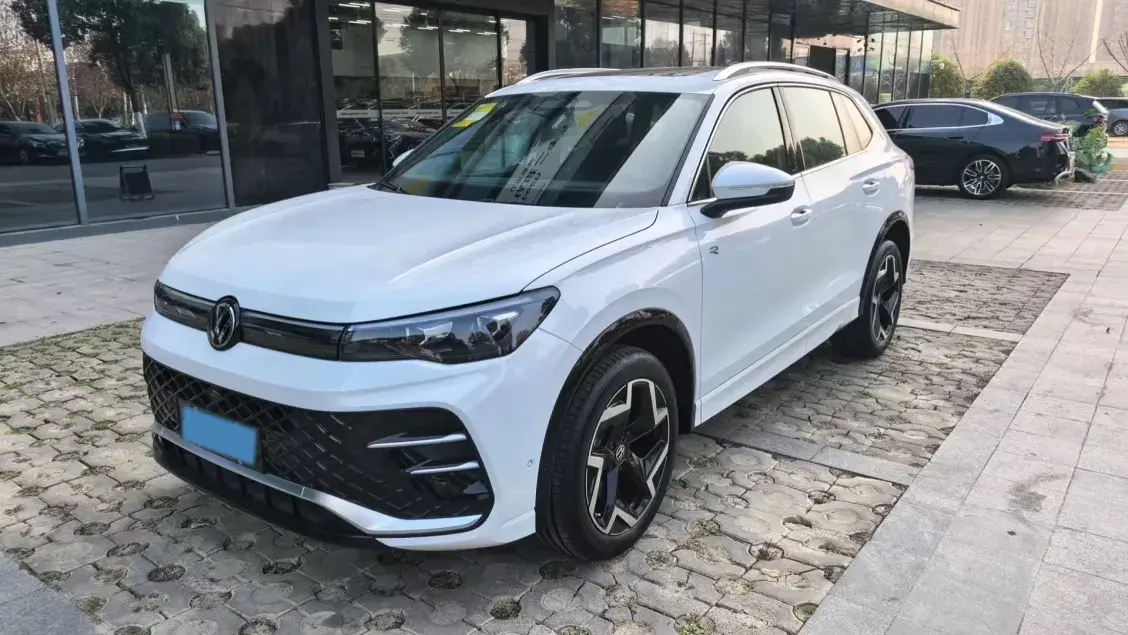 2024 Volkswagen Tiguan L 2.0T 186HP L4 7DCT