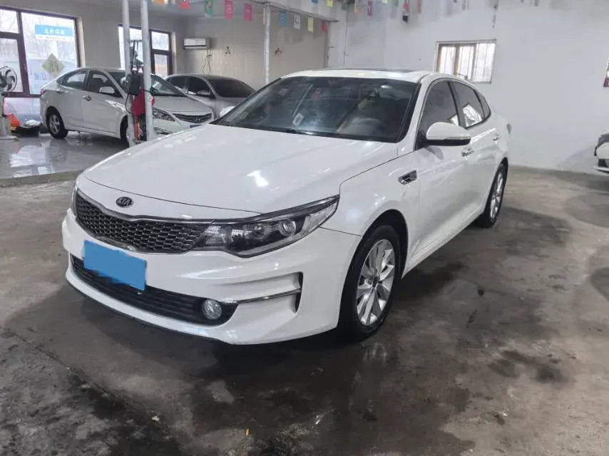 2016 Kia K5 2.0L 161HP L4 6AT