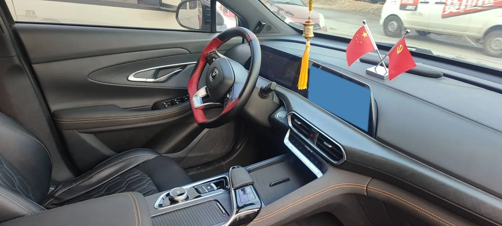 2022 ChangAn UNI-T 1.5T 188HP L4 7DCT,autocango,china used car exporter,china ev exporter,chinese used car exporter,chinese used ev exporter